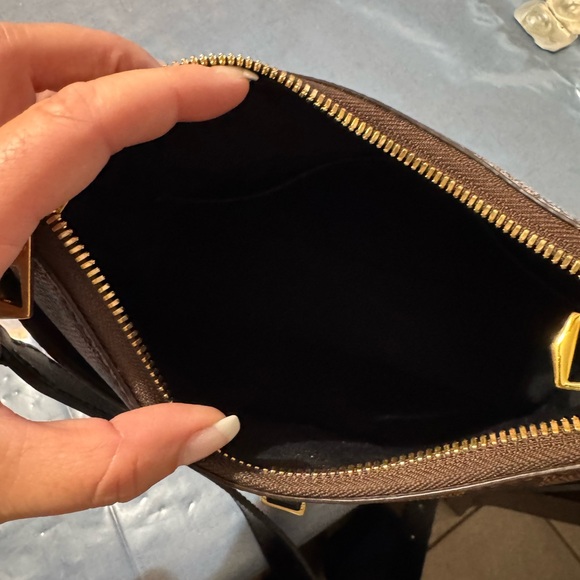 Louis Vuitton Odeon PM Crossbody - Picture 8 of 16